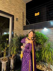 Conjunto de Salwar Kameez Morado Bordado para Mujer con Dupatta – Conjunto de Kurta y Pantalón Étnico Indio para Fiestas y Eventos - Product Image 2