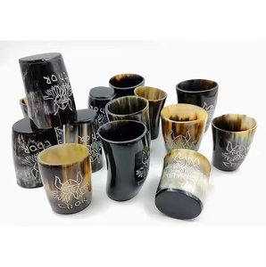 Verre à shot en corne personnalisé et écologique avec couvercle – Verre à bière sur mesure pour table – Vente en gros - Product Image 6