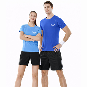 ชุดเสื้อยืดและกางเกงขาสั้นกีฬาแห้งเร็วสำหรับผู้ชายและผู้หญิง ระบายอากาศได้ดี เหมาะสำหรับวิ่ง ออกกำลังกาย และเล่นกีฬา - Product Image 4