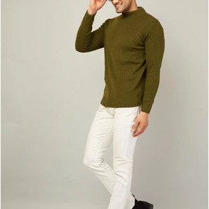 Pull léger à col montant conçu avec des fils doux et un confort flexible pour les journées fraîches - Product Image 5
