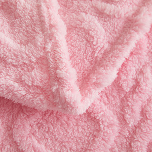 Vente en gros de couvertures en flanelle super douce et écologique, 100% polyester, moelleuses et chaudes, pour toutes les saisons, personnalisables OEM/ODM - Product Image 5