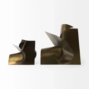 Sculpture en fer artisanale moderne, décoration élégante pour la maison, destinée aux professionnels de la décoration intérieure résidentielle, architectes, décorateurs, constructeurs - Product Image 3