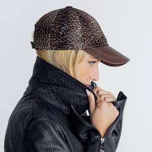Casquette de baseball décontractée unisexe en cuir véritable à imprimé léopard, 5/6 panneaux, visière marron, ajustable, accessoire de mode, toutes saisons - Product Image 1