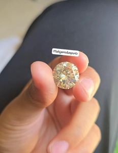 18 pièces de moissanite de forme ronde à taille brillante |   Pierres précieuses brutes faites à la main (vente en gros) - Product Image 3