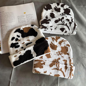 Gucha Sports Nuevo Gorro de Punto Acrílico 100% con Estampado de Vaca, Jacquard, Cálido, Grueso, con Puño y Logotipo Personalizado, Unisex para Adultos - Product Image 2