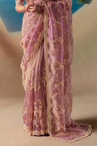 Sari en soie mélangée rose mauve brodé de créateur, avec motifs floraux dorés et bordure riche, longueur ras du sol, ethnique indien, pour fêtes, mariages et occasions festives - Product Image 4