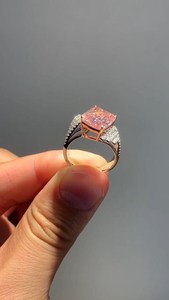 Precioso anillo de propuesta romántico con diamante de corte cojín de moissanita rosa para mujer, joyería fina de plata 925 original, regalo de boda - Product Image 2