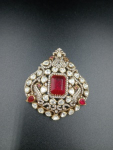 Collier pendentif en argent plaqué or sur le thème de l'éléphant avec pierre doublette rouge et pierre polki blanche pour femme, bijoux de mariage faits à la main - Product Image 5