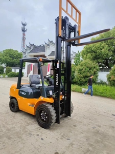 Montacargas Diésel Japonés Usado 7FD30 de 3/5/7 Toneladas con Desplazador Lateral Hidráulico y Mástil de Dos/Tres Etapas - Product Image 6