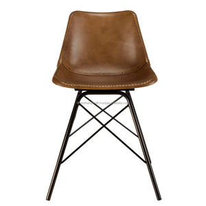 Chaise industrielle, cadre en métal robuste avec siège en bois, design élégant et durable, parfait pour la maison, le bureau, le café, le restaurant et le style moderne - Product Image 3