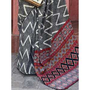 Impresionante Sari de crepé negro con blusa impresa digitalmente para eventos Casuales - Product Image 3