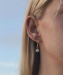 Pendientes Pequeños Minimalistas de Luna con Cierre a Presión, Solitarios, para Uso Diario, Delicados, Únicos, Personalizados, Fabricados en Oro Sólido de 14K - Product Image 6