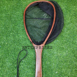 Épuisette de pêche à la mouche d'extérieur avec cadre en bois et filet en caoutchouc, outil de capture de truites à lancer à la main - Product Image 1