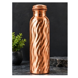 Botella de Agua de Cobre con Diseño de Montaña Grabado, Portátil, para Uso en Exteriores, Estilo Minimalista - Product Image 4