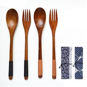 Juego de cubiertos de madera de acacia, mango, pino, madera roja y otras maderas disponibles con diseño personalizado por M.I.G. EXPORTACIONES. - Product Image 2