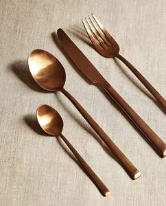 Nom de la gamme de couverts de table pour un style de vie futuriste, représentant l'esthétique alimentaire mondiale en évolution - Product Image 1