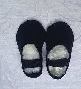 Chaussures antidérapantes à semelles souples en cuir pour bébés, pantoufles en coton pour filles, idéales pour la gymnastique, à prix abordables – Nouveauté très demandée - Product Image 3