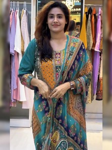 Conjunto de Salwar Kameez Tradicional de Muselina para Mujer, Estampados Florales Vibrantes, Corte Regular, Largo Regular, Ropa Casual para Fiestas, India, Pakistán - Product Image 4