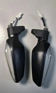 Clignotants arrière gauche et droit, directement de l'usine, compatibles avec Speed 400 et Scrambler 400x, disponibles TA401004 et TA401005 OEM - Product Image 4