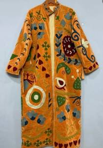 Manteau long en velours orange brodé à la main, de luxe, de style traditionnel ouzbek Suzani, à motifs floraux bohèmes, pour femmes, hiver - Product Image 4