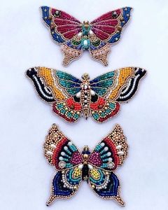 Broche artisanale brodée de perles en forme d'oiseau, bijou fantaisie pour femme, broche insecte brodée de perles, accessoire décoratif pour vêtements - Product Image 4