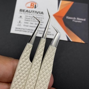 Pince à épiler japonaise en acier inoxydable personnalisée avec nom de marque Pince à épiler professionnelle testée à la main - Product Image 6