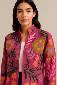 Exquisita Chaqueta de Mujer con Bordado Suzani Indio, Motivos Florales en Tonos Ricos Tradicionales, Ropa de Invierno, Estilo Boho, Abrigo Elegante para Damas - Product Image 5