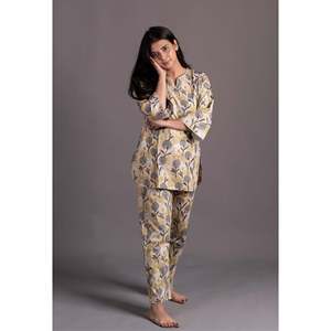 Conjunto de Pijama Dreamy Dandelion para Mujer con Diadema a Juego - Product Image 4