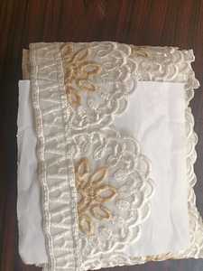 Vente en gros de dentelle brodée bicolore en polyester, bordure en dentelle, couleur ivoire or, pétales, approvisionnement en vrac pour robe de mariée, OEM ODM personnalisé - Product Image 3