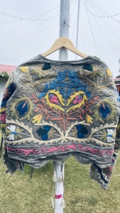 Chaqueta Bordada de Algodón Hecha a Mano de Primera Calidad para Mujer |   Chaqueta Corta de Moda Estilo Boho Floral Suzani con Lazos Delanteros - Product Image 5