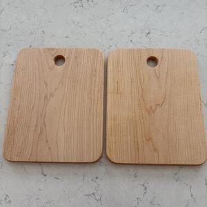 Planche à découper en bois d'acacia naturel fait main, design rectangulaire rustique, durable, passe au lave-vaisselle, pour légumes, viande, cuisine quotidienne - Product Image 4