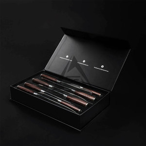 Juego de Cuchillos de Chef Damasco Hechos a Mano, Resistentes y Ecológicos, con Hojas de Acero Damasco de 67 Capas y Mangos de Madera, para Diestros - Product Image 3
