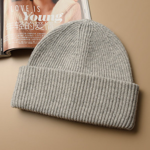 Bonnet en tricot 100% acrylique chaud, bonnet personnalisé avec logo imprimé, bonnets tendance de haute qualité en acrylique tricoté - Product Image 2