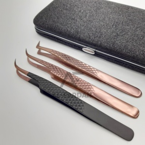 Pince à cils en acier inoxydable japonais couleur or rose plasma, avec étui magnétique, à pointe incurvée robuste - Product Image 6