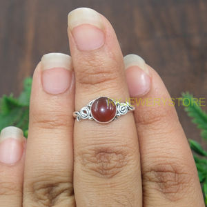 Anillo de Cabujón de Cornalina Roja Natural, Plata de Ley 925, Hecho a Mano, Diseño Vintage con Motivos Enrollados, Anillo de Piedras Preciosas para Mujer, Joyería al por Mayor - Product Image 4