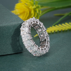 Bague en diamant de laboratoire taille radiant en or blanc 14 carats, élégante bague de fiançailles solitaire pour femme, cadeau de luxe pour mariage ou anniversaire - Product Image 1