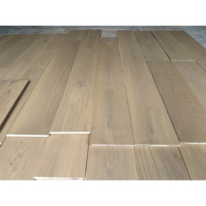 Plancher en bois franc de chêne blanc d'ingénierie, 3 couches, système de pose par clipsage T&G, qualité AB, norme CARB P2 - Product Image 1
