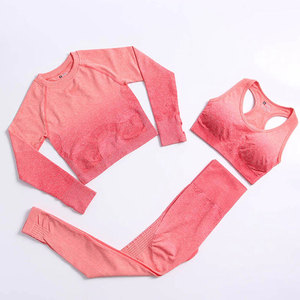 Conjunto de Yoga Degradado de 3 Piezas: Top Corto con Cuello Redondo, Sujetador Deportivo Racerback y Leggings de Cintura Alta de Spandex y Poliéster de Longitud Completa que Absorben el Sudor - Product Image 3