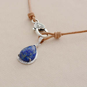 Collier unisexe en cristal avec pendentif goutte d'eau en lapis-lazuli rétro simple sur cordon en cuir de vachette pour usage quotidien - Product Image 2