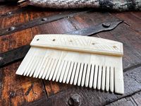 Peigne en os de buffle idéal pour hommes et femmes, offrant un lissage en douceur sans électrostatique ni casse par Curio Craft
