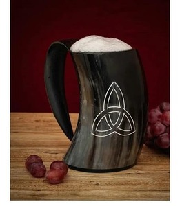 Mug artisanal en corne naturelle pour bière, café et cadeaux |   Vaisselle écologique de style viking rustique - Product Image 2