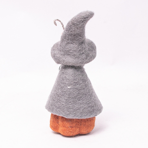 Poupée sorcière citrouille d'Halloween faite à la main en feutre aiguilleté - Figurine de sorcière en feutre de laine écologique pour la décoration intérieure et les cadeaux saisonniers - Product Image 4