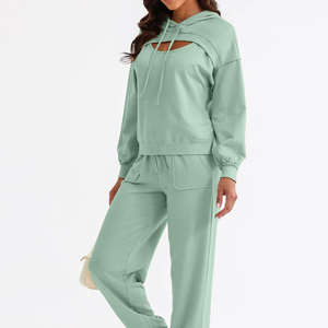 Sudadera Corta Personalizada para Mujer, Sudadera Casual con Capucha, Sudadera Oversize para Mujer - Product Image 4