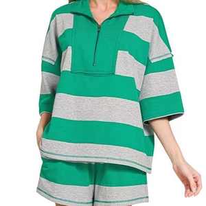 เซ็ตเสื้อครอปซิปครึ่งตัวลายทาง Zenana Frenchterry และกางเกงขาสั้น - Product Image 1