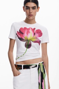 Camiseta Corta Blanca con Cuello Redondo para Mujer, Manga Corta, 100% Algodón Jersey, Estilo Minimalista, Corte Regular, para Todas las Temporadas - Product Image 5