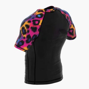T-shirt de compression pour homme avec logo personnalisé OEM, tissu respirant à séchage rapide, idéal pour la gym, le fitness et la course à pied, vente en gros - Product Image 4