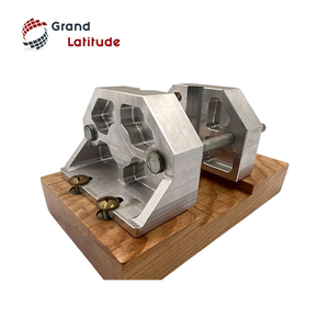 Pièces usinées CNC en acier industriel - Product Image 1