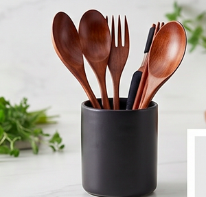 Ensemble de couverts en bois faits à la main avec finition naturelle, parfait pour les restaurants, les mariages, les événements et la présentation des desserts. - Product Image 3