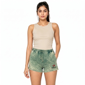 Shorts elegantes para mujer con lavado ácido, diseñados con tela resistente, silueta relajada y acabado moderno para ocasiones informales. - Product Image 1
