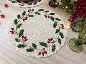 Set de table rond en perles de verre blanches avec broderie motif feuille vert bordeaux pour la protection de la table de salle à manger à Noël - Product Image 4